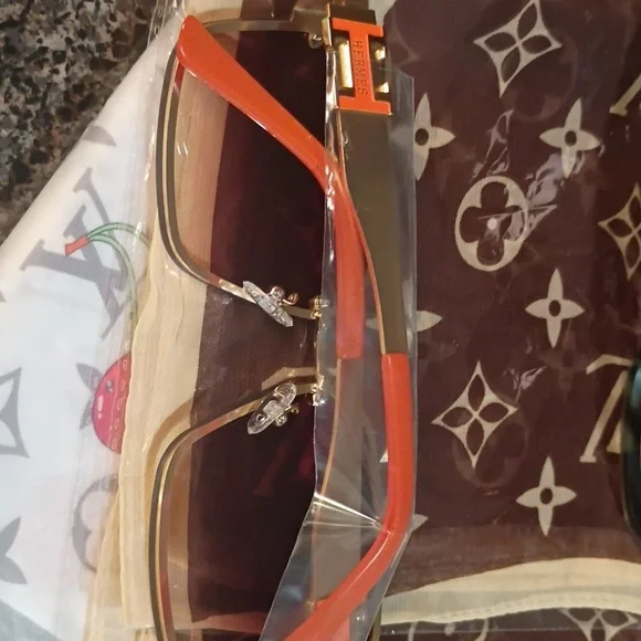 Source Unknown Black and Gold Square Sunglasses Bundle - Picture 7 of 13